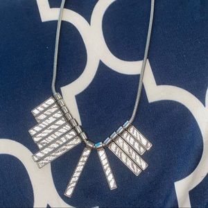 Statement fashion necklace